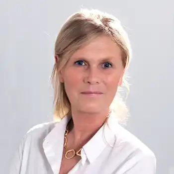 H&eacute;l&egrave;ne de Saint Chamas an art advisor